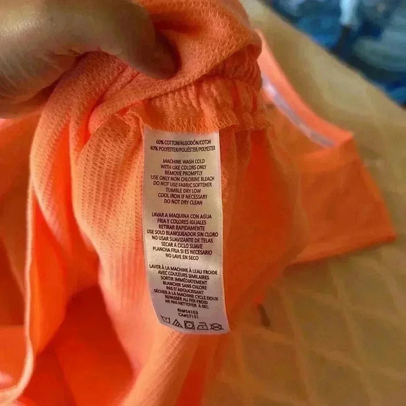 Calvin Klein - Picture 4 of 4